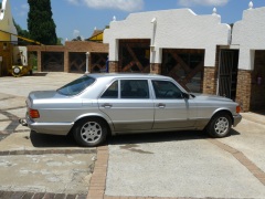 Rent an armour plated Mercedes-Benz 560 SEL